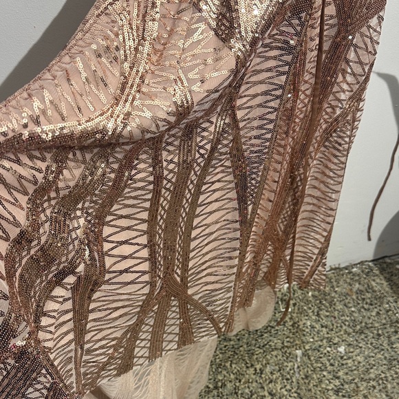 Elegant Sequin Prom Dress in Gold - Picture 3 of 9